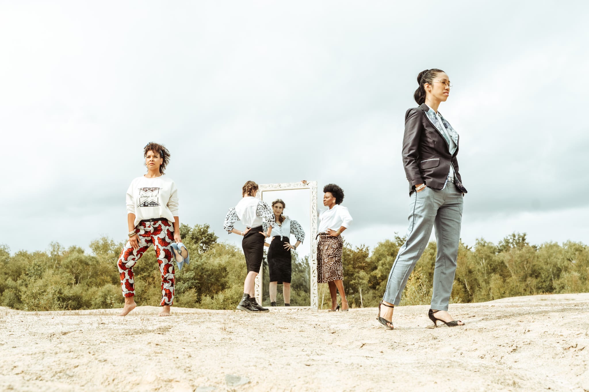 Groupe de femmes portant différentes créations Wax.by.Mona